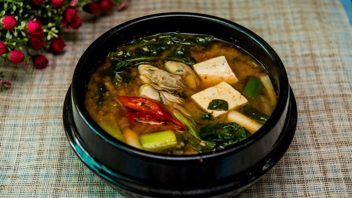 Zuppa di miso e alga wakame: la ricetta semplice